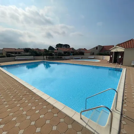 Charmante Maison Au Bord De L'ocean A Sur Holiday home Brem-Sur-Mer
