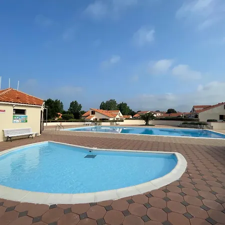 Charmante Maison Au Bord De L'ocean A Sur Holiday home