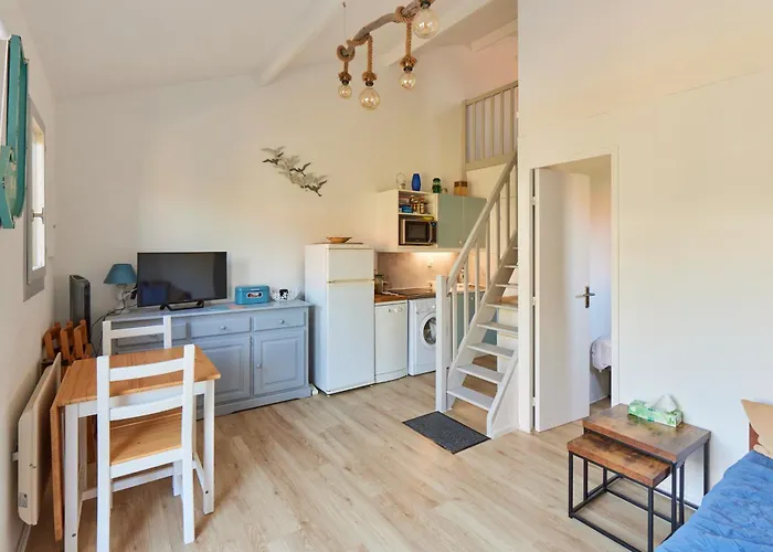 Charmante Maison Proche Avec Piscine Collective