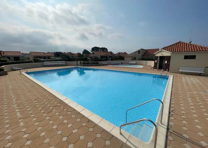 Charmante Maison Proche Avec Piscine Collective Hébergement de vacances Brem-sur-Mer