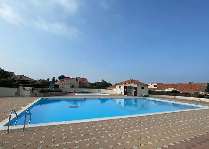 Charmante Maison Proche Avec Piscine Collective Hébergement de vacances Brem-sur-Mer