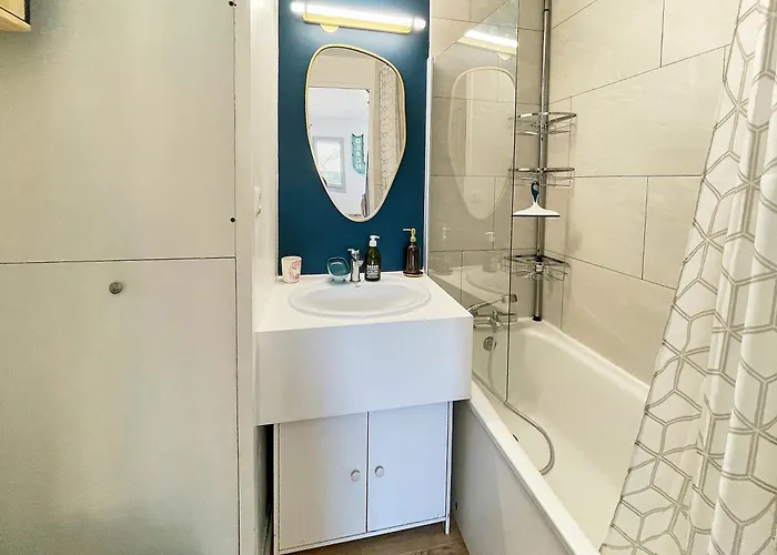 Hébergement de vacances Charmante Maison Proche Avec Piscine Collective Brem-sur-Mer