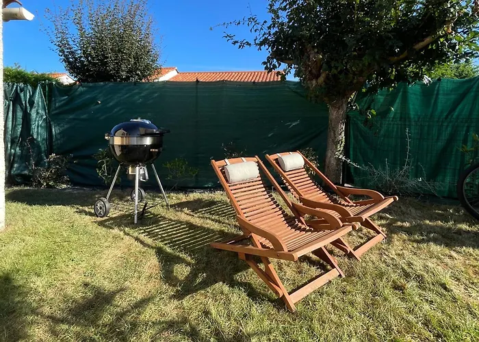 Charmante Maison Proche Avec Piscine Collective *