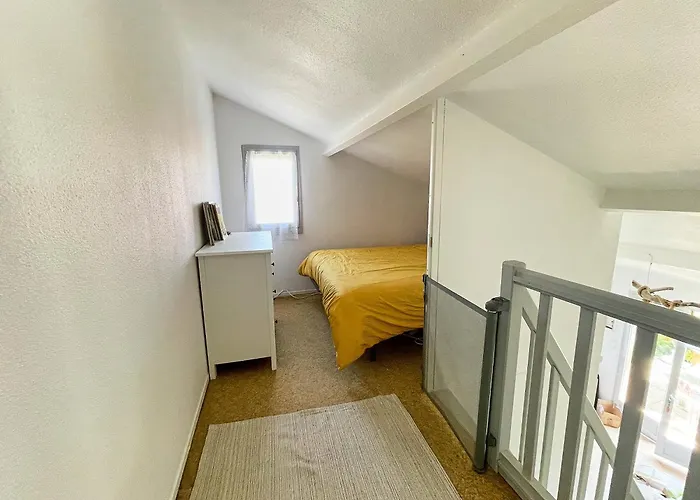 Charmante Maison Proche Avec Piscine Collective